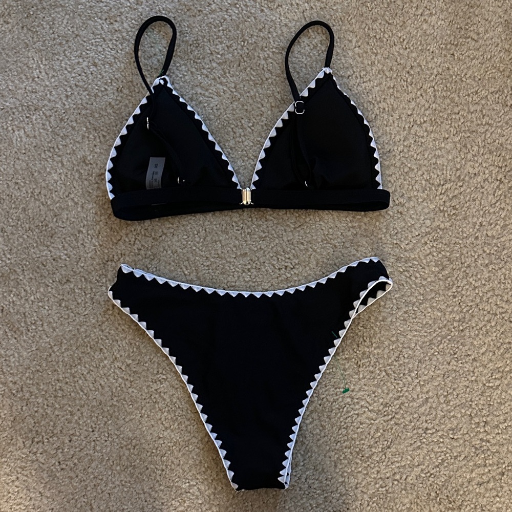 Black and White Women's Bikini Set Size XS - Picture 3 of 4